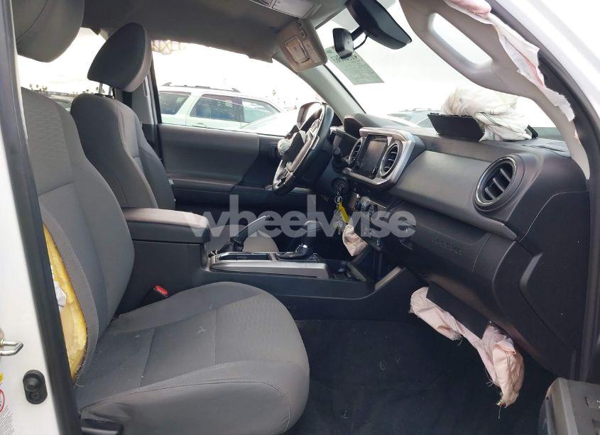 Photo 5 of 2019 Toyota Tacoma SR5 V6 (VIN 3TMAZ5CN0KM089857)