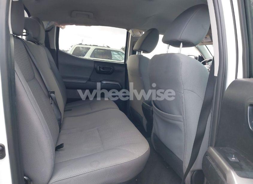 Photo 8 of 2019 Toyota Tacoma SR5 V6 (VIN 3TMAZ5CN0KM089857)