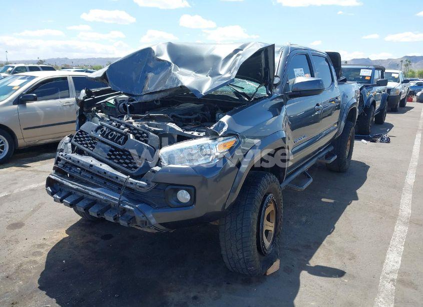 Photo 2 of 2019 Toyota Tacoma SR5 V6 (VIN 3TMAZ5CN0KM104096)