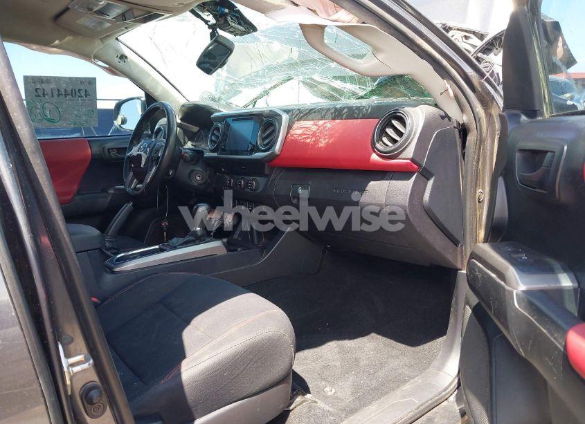 Photo 5 of 2019 Toyota Tacoma SR5 V6 (VIN 3TMAZ5CN0KM104096)