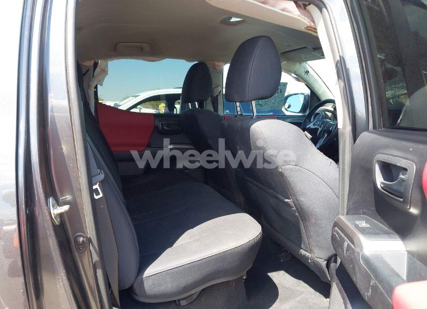 Photo 8 of 2019 Toyota Tacoma SR5 V6 (VIN 3TMAZ5CN0KM104096)