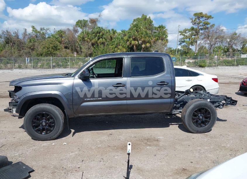 Photo 15 of 2020 Toyota Tacoma SR5 V6 (VIN 3TMAZ5CN0LM118999)