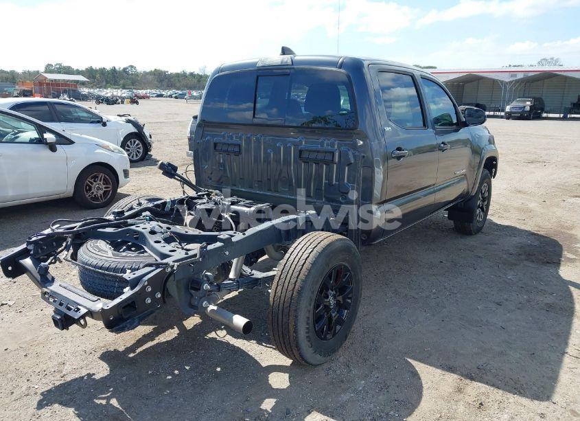 Photo 4 of 2020 Toyota Tacoma SR5 V6 (VIN 3TMAZ5CN0LM118999)
