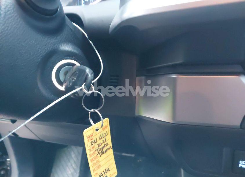 Photo 11 of 2021 Toyota Tacoma SR5 V6 (VIN 3TMAZ5CN0MM143435)