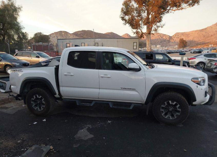 Photo 14 of 2016 Toyota Tacoma TRD OFF ROAD (VIN 3TMAZ5CN1GM026080)