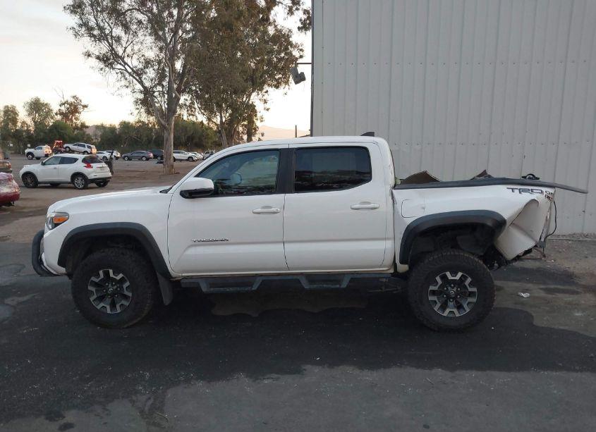 Photo 15 of 2016 Toyota Tacoma TRD OFF ROAD (VIN 3TMAZ5CN1GM026080)