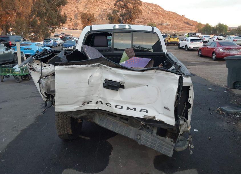 Photo 17 of 2016 Toyota Tacoma TRD OFF ROAD (VIN 3TMAZ5CN1GM026080)