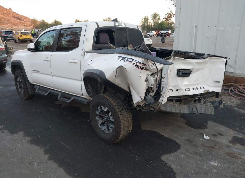 Photo 3 of 2016 Toyota Tacoma TRD OFF ROAD (VIN 3TMAZ5CN1GM026080)
