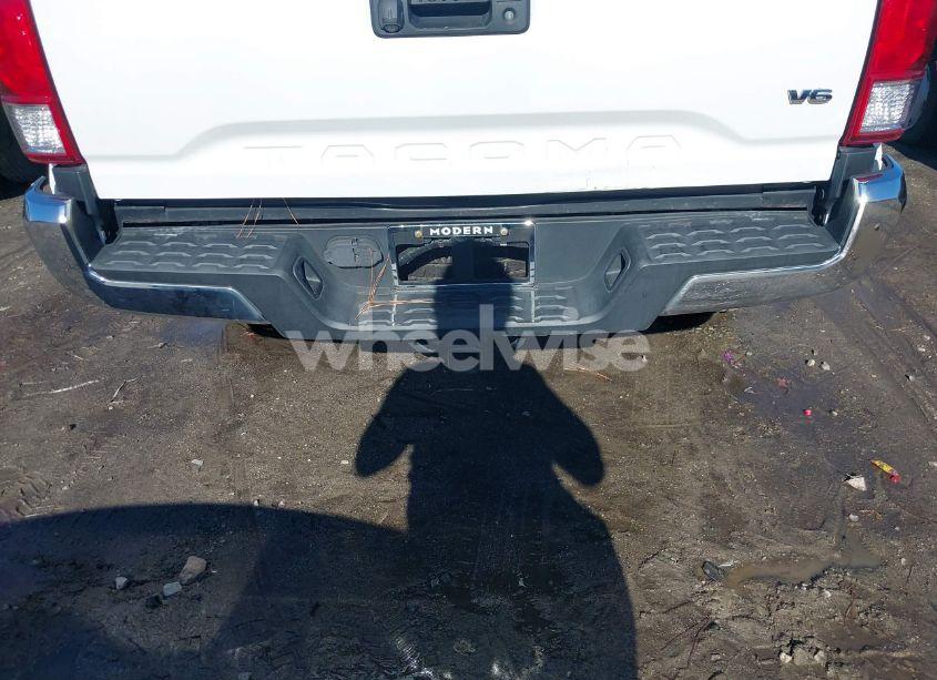 Photo 6 of 2017 Toyota Tacoma SR5 V6 (VIN 3TMAZ5CN1HM042569)