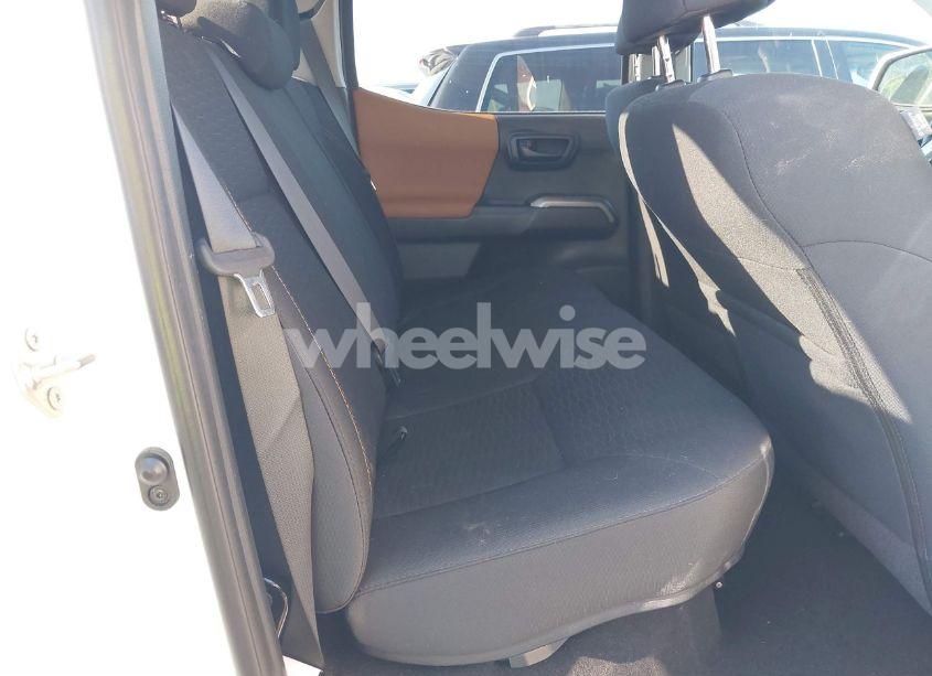 Photo 8 of 2017 Toyota Tacoma SR5 V6 (VIN 3TMAZ5CN1HM042569)