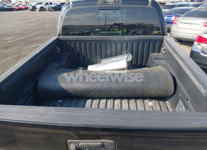 Photo 12 of 2018 Toyota Tacoma TRD SPORT (VIN 3TMAZ5CN1JM054436)