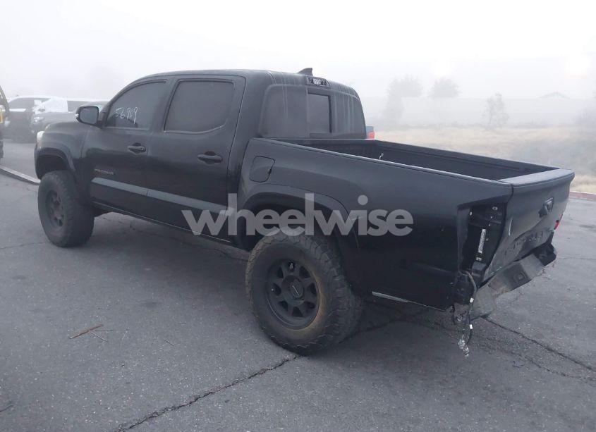 Photo 3 of 2018 Toyota Tacoma TRD SPORT (VIN 3TMAZ5CN1JM054436)