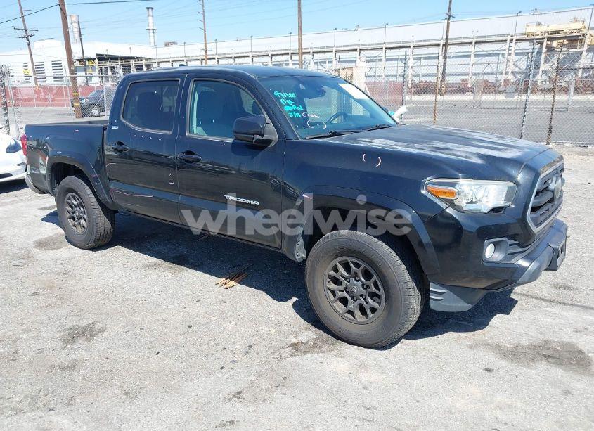 2018 Toyota Tacoma SR5 V6 (VIN 3TMAZ5CN1JM061127) main photo
