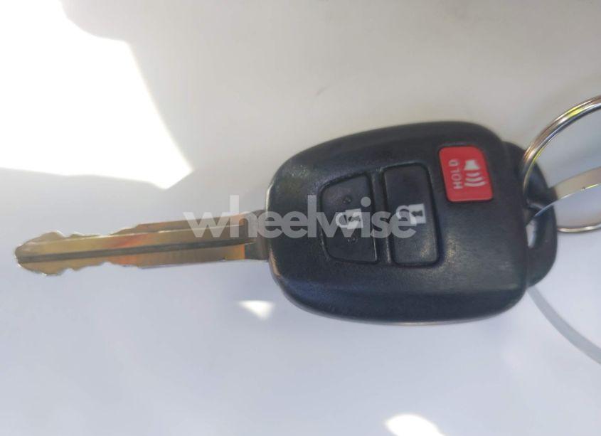 Photo 11 of 2018 Toyota Tacoma SR5 V6 (VIN 3TMAZ5CN1JM061127)