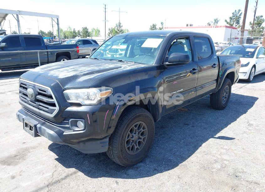 Photo 2 of 2018 Toyota Tacoma SR5 V6 (VIN 3TMAZ5CN1JM061127)