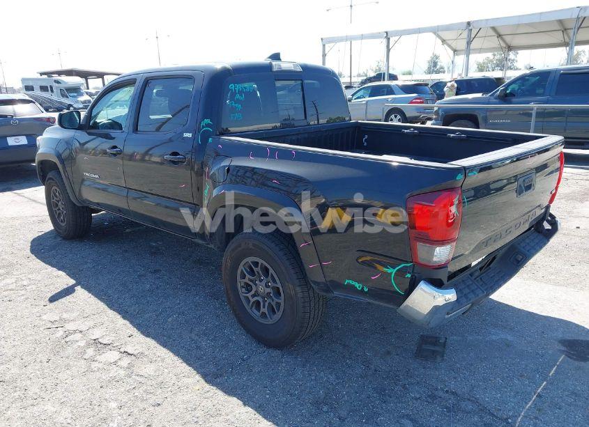 Photo 3 of 2018 Toyota Tacoma SR5 V6 (VIN 3TMAZ5CN1JM061127)