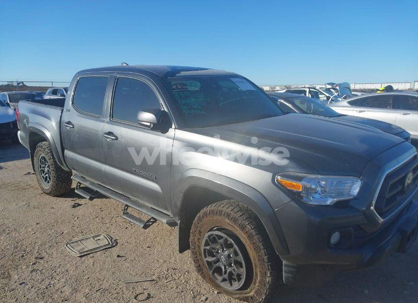 2022 Toyota Tacoma SR5 V6 (VIN 3TMAZ5CN1NM177093) main photo