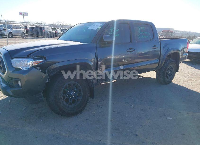 Photo 2 of 2022 Toyota Tacoma SR5 V6 (VIN 3TMAZ5CN1NM177093)