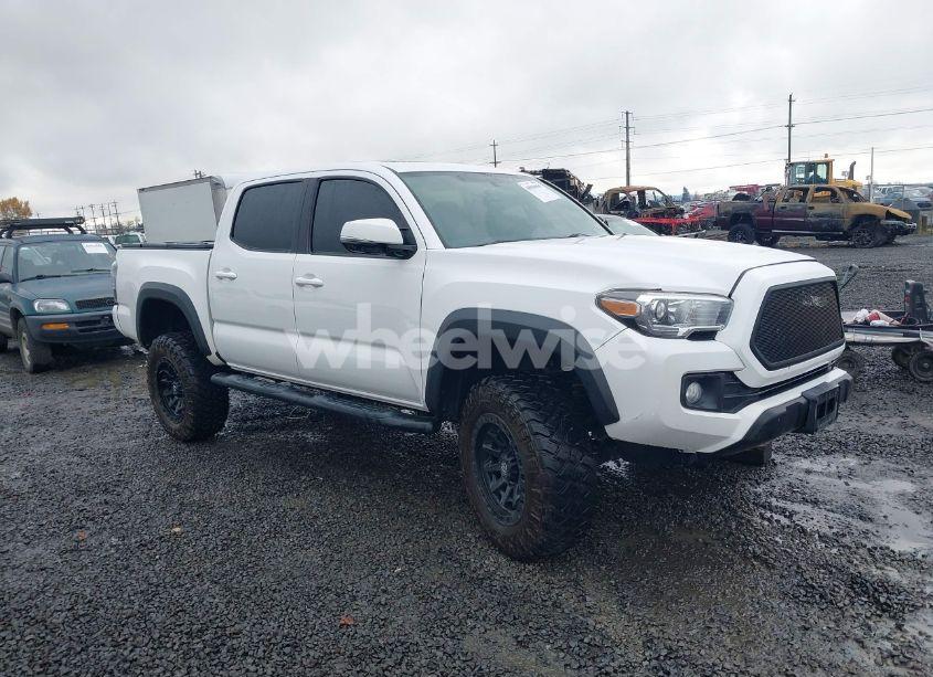 2016 Toyota Tacoma TRD OFF ROAD (VIN 3TMAZ5CN2GM010468) main photo