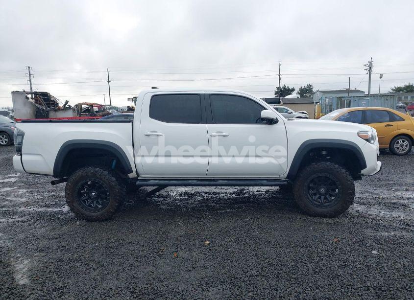 Photo 13 of 2016 Toyota Tacoma TRD OFF ROAD (VIN 3TMAZ5CN2GM010468)