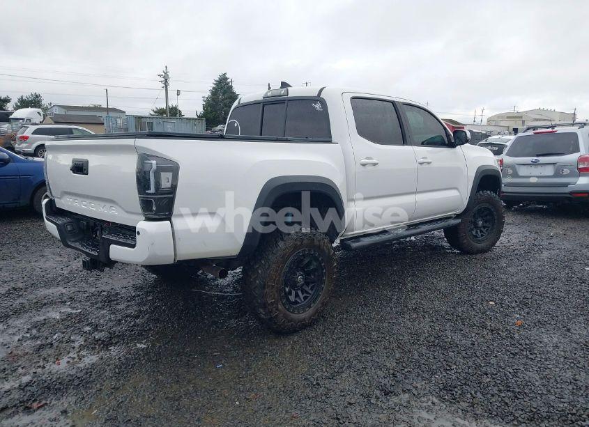 Photo 4 of 2016 Toyota Tacoma TRD OFF ROAD (VIN 3TMAZ5CN2GM010468)
