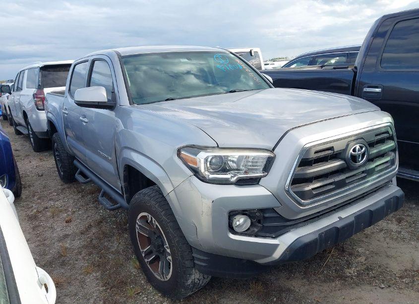 2016 Toyota Tacoma SR5 V6 (VIN 3TMAZ5CN2GM015282) main photo
