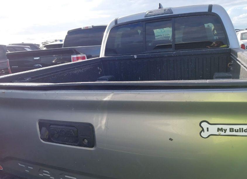 Photo 17 of 2016 Toyota Tacoma SR5 V6 (VIN 3TMAZ5CN2GM015282)