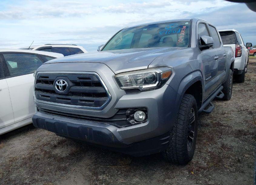 Photo 2 of 2016 Toyota Tacoma SR5 V6 (VIN 3TMAZ5CN2GM015282)