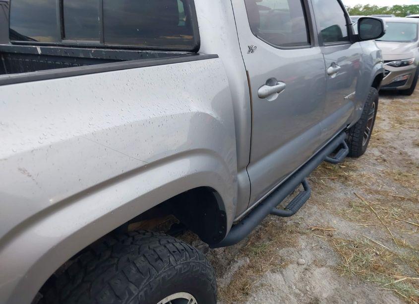 Photo 22 of 2016 Toyota Tacoma SR5 V6 (VIN 3TMAZ5CN2GM015282)