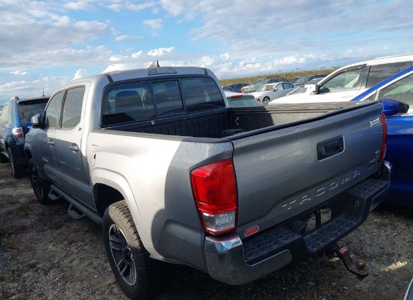Photo 3 of 2016 Toyota Tacoma SR5 V6 (VIN 3TMAZ5CN2GM015282)