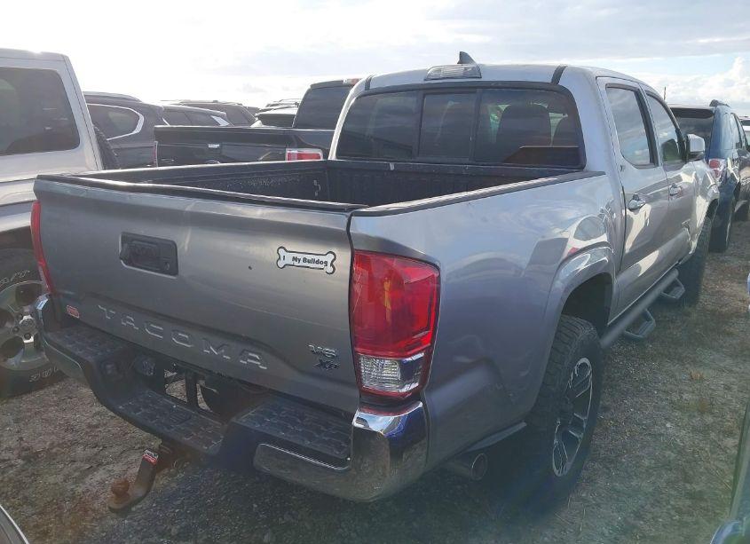 Photo 4 of 2016 Toyota Tacoma SR5 V6 (VIN 3TMAZ5CN2GM015282)