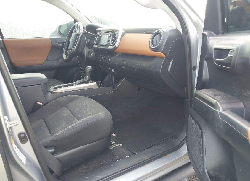 Photo 5 of 2016 Toyota Tacoma SR5 V6 (VIN 3TMAZ5CN2GM015282)