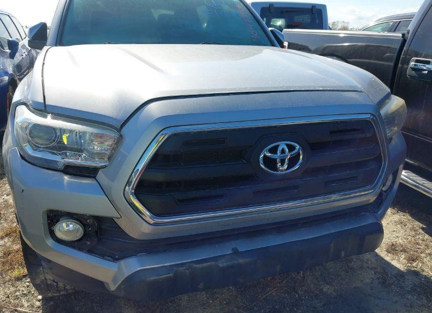 Photo 6 of 2016 Toyota Tacoma SR5 V6 (VIN 3TMAZ5CN2GM015282)