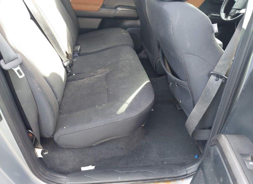 Photo 8 of 2016 Toyota Tacoma SR5 V6 (VIN 3TMAZ5CN2GM015282)