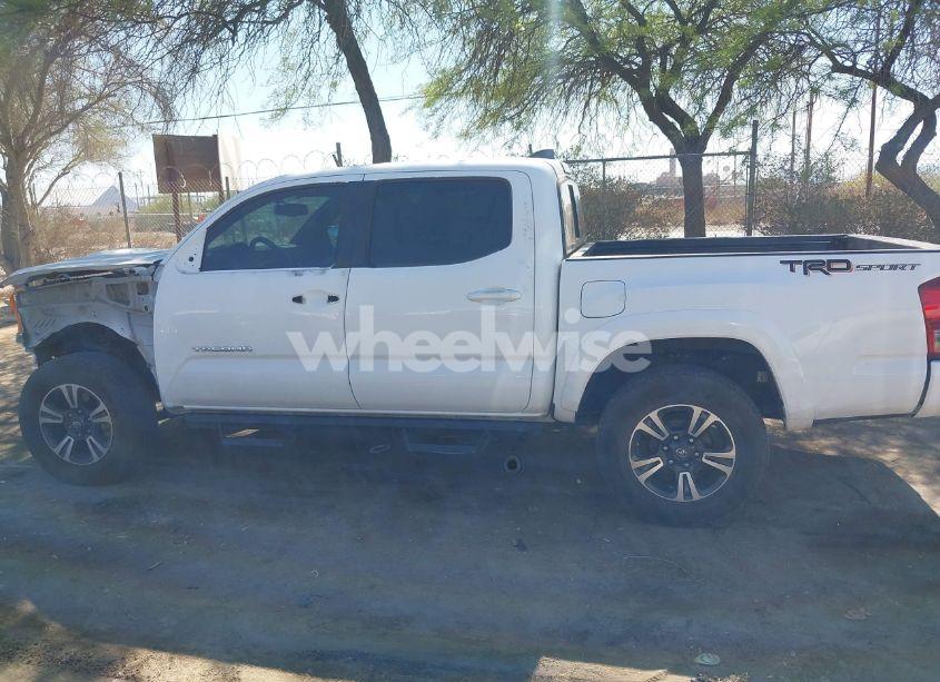 Photo 15 of 2017 Toyota Tacoma TRD SPORT (VIN 3TMAZ5CN2HM039194)