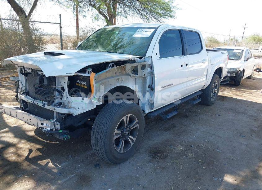 Photo 2 of 2017 Toyota Tacoma TRD SPORT (VIN 3TMAZ5CN2HM039194)