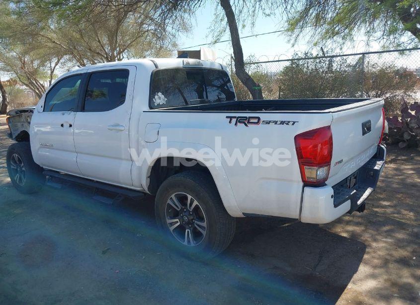 Photo 3 of 2017 Toyota Tacoma TRD SPORT (VIN 3TMAZ5CN2HM039194)