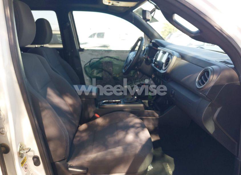 Photo 5 of 2017 Toyota Tacoma TRD SPORT (VIN 3TMAZ5CN2HM039194)