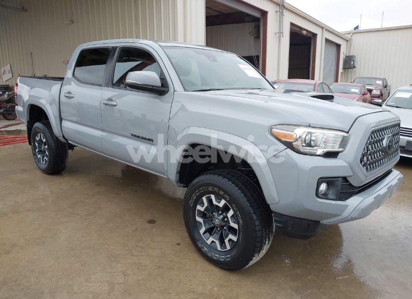 2019 Toyota Tacoma (VIN 3TMAZ5CN2KM098933) main photo