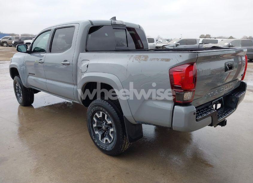 Photo 3 of 2019 Toyota Tacoma (VIN 3TMAZ5CN2KM098933)