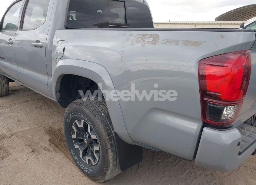 Photo 6 of 2019 Toyota Tacoma (VIN 3TMAZ5CN2KM098933)