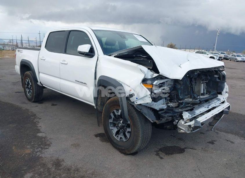 2020 Toyota Tacoma TRD OFF-ROAD (VIN 3TMAZ5CN2LM133990) main photo