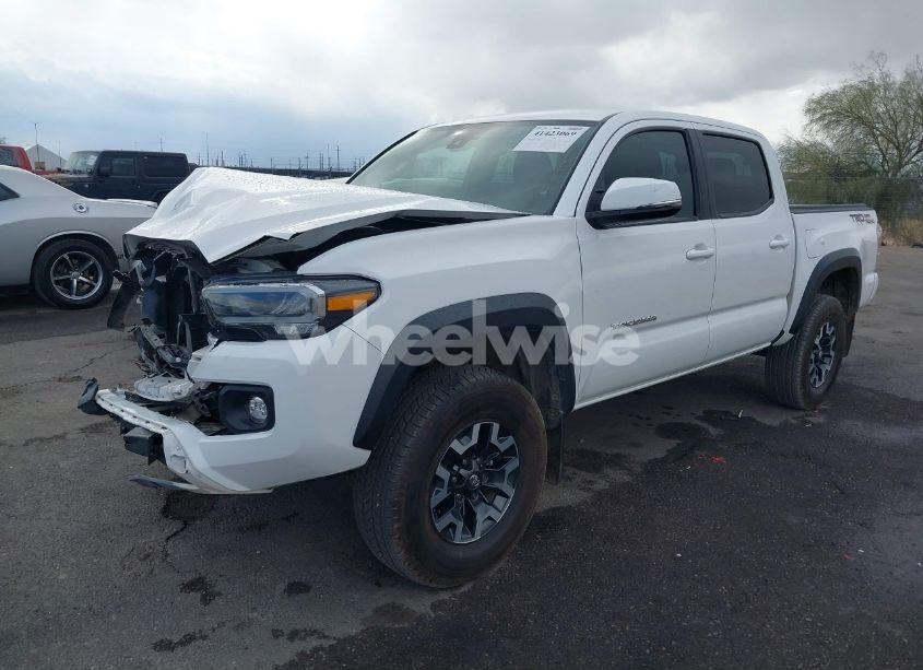 Photo 2 of 2020 Toyota Tacoma TRD OFF-ROAD (VIN 3TMAZ5CN2LM133990)
