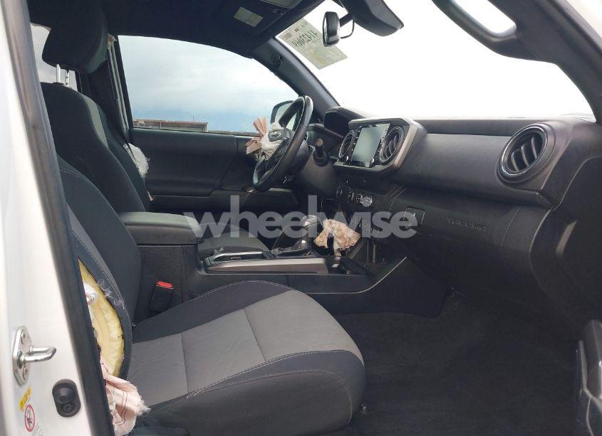 Photo 5 of 2020 Toyota Tacoma TRD OFF-ROAD (VIN 3TMAZ5CN2LM133990)