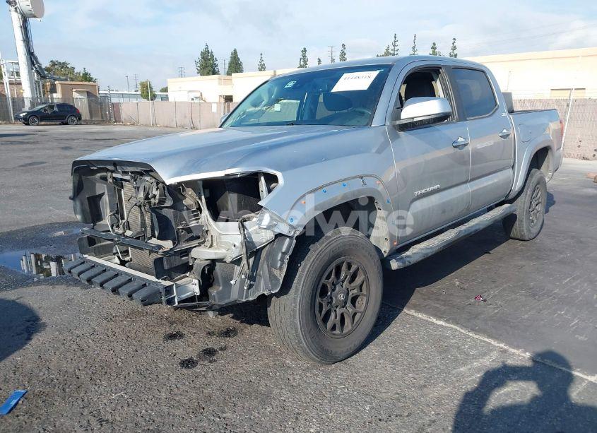 Photo 2 of 2022 Toyota Tacoma SR5 V6 (VIN 3TMAZ5CN2NM163350)