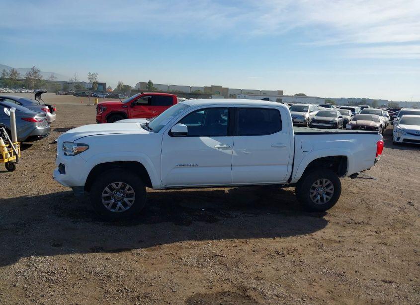 Photo 15 of 2017 Toyota Tacoma SR5 V6 (VIN 3TMAZ5CN3HM027832)