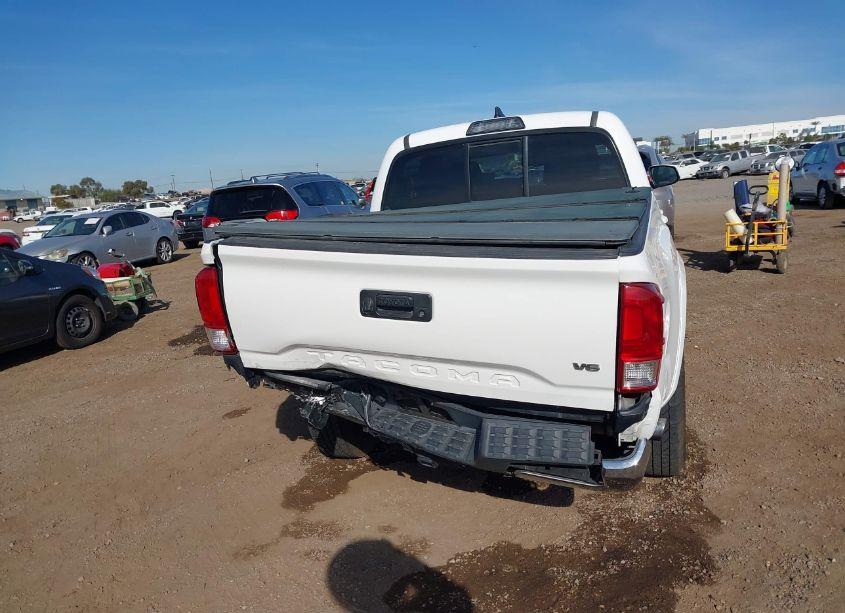 Photo 17 of 2017 Toyota Tacoma SR5 V6 (VIN 3TMAZ5CN3HM027832)