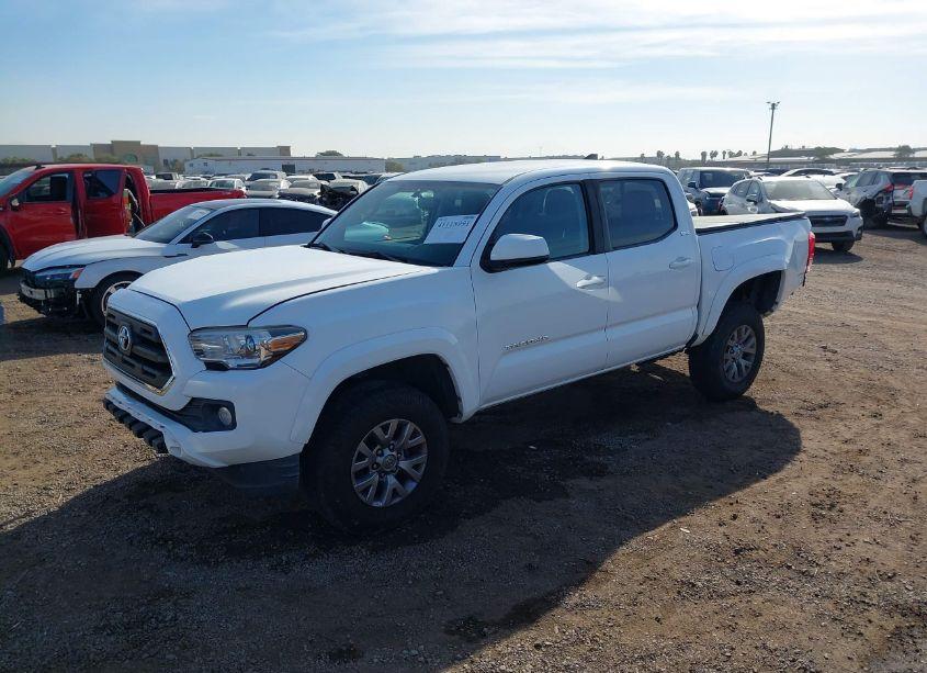 Photo 2 of 2017 Toyota Tacoma SR5 V6 (VIN 3TMAZ5CN3HM027832)