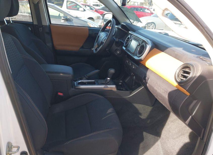 Photo 5 of 2017 Toyota Tacoma SR5 V6 (VIN 3TMAZ5CN3HM027832)