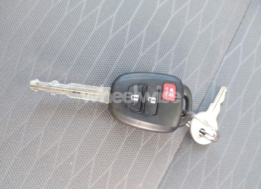 Photo 11 of 2017 Toyota Tacoma SR5 V6 (VIN 3TMAZ5CN3HM045330)